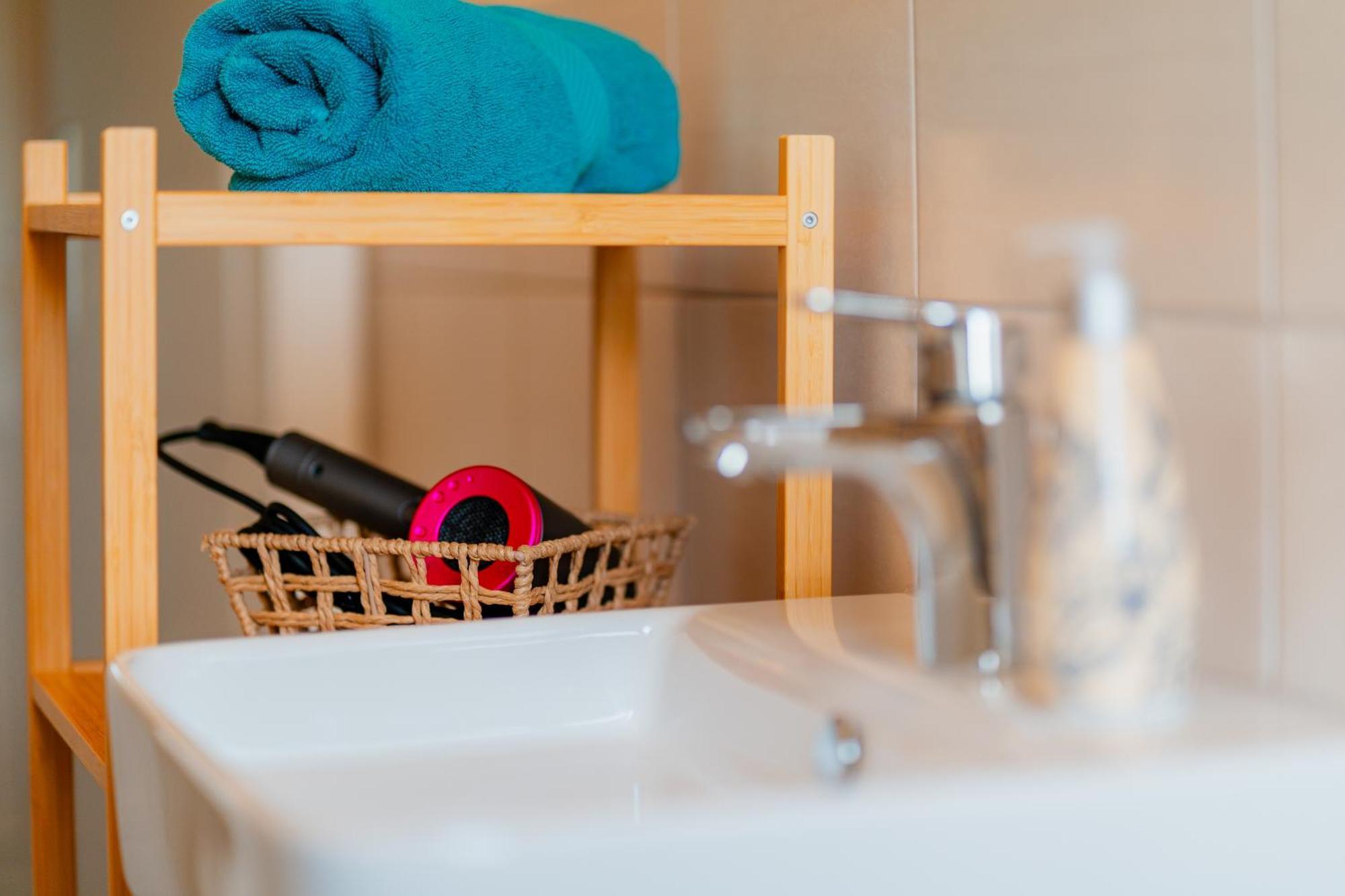 Zentrale Wohlfuehlwohnung - Ideal Fuer Ihren Urlaub Oder Die Geschaeftsreise Magdeburg Eksteriør bilde